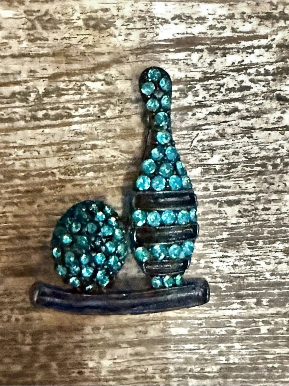 Vintage crystal bowling crystal brooch